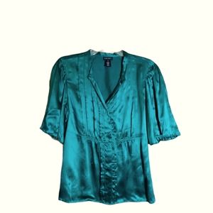 Nine West 100% silk emerald green blouse